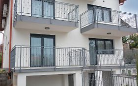 Anton Apartmanhaz